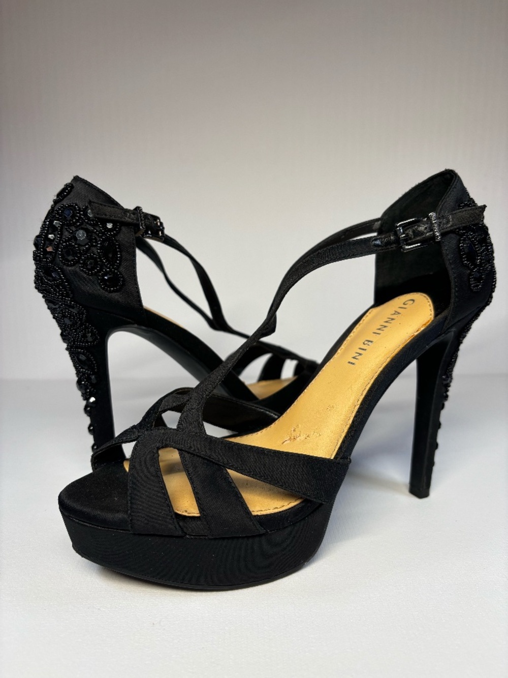 Gianni Bini Black Beaded Platform Heels Size 7.5M Embellished Evening Sandals